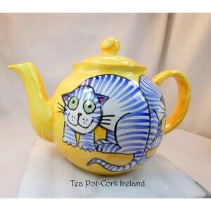 Studio Art Pottery Tea Pot Hand-Painted Cork Ireland Cheshire Cat Adorable